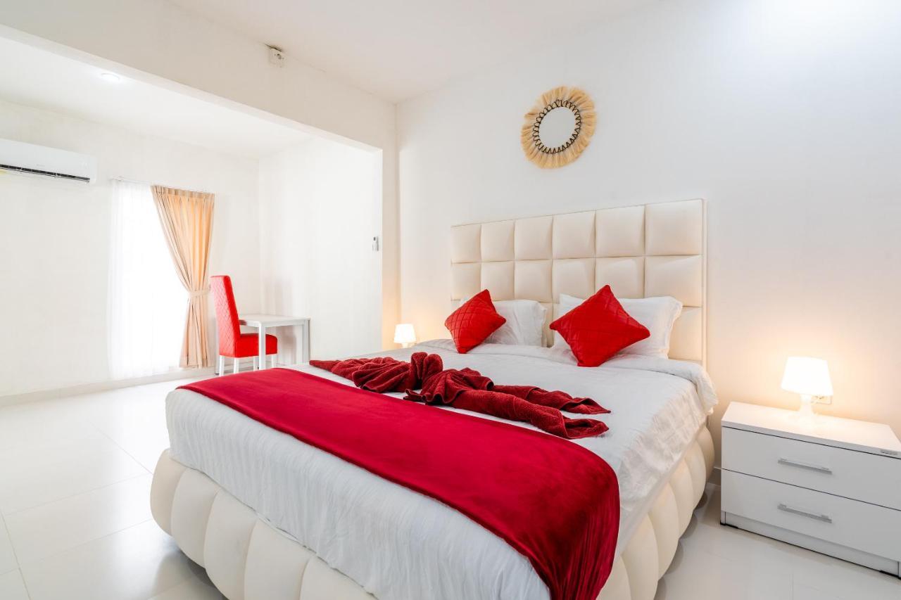Luxury Minimalist Villa White Angel In Seminyak Екстер'єр фото