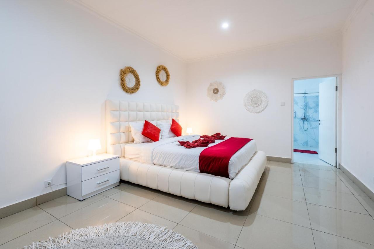 Luxury Minimalist Villa White Angel In Seminyak Екстер'єр фото